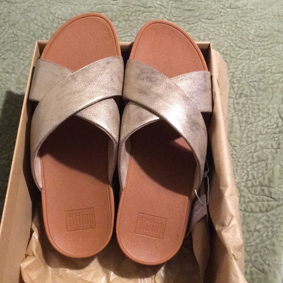 lulu cross slide sandal fitflop